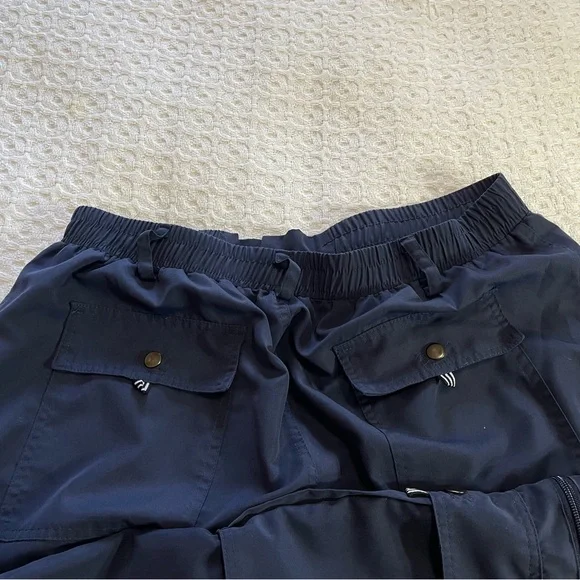 Men's Navy Cargo Pants~ Lightweight ~
Size XXL~ Elastic and Belt Loop waist - Picture 9 of 12